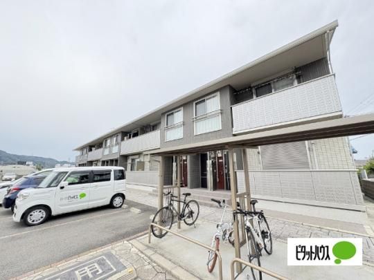 EAST VILLAGE 2020 Oώʐ^