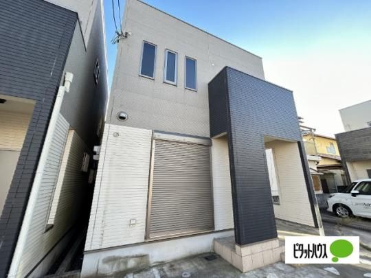 �t�W�p���X�ˌ����ݘa�̎R�s������ �O�ώʐ^