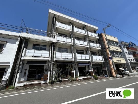 �n�E�X�u���[�l �O�ώʐ^